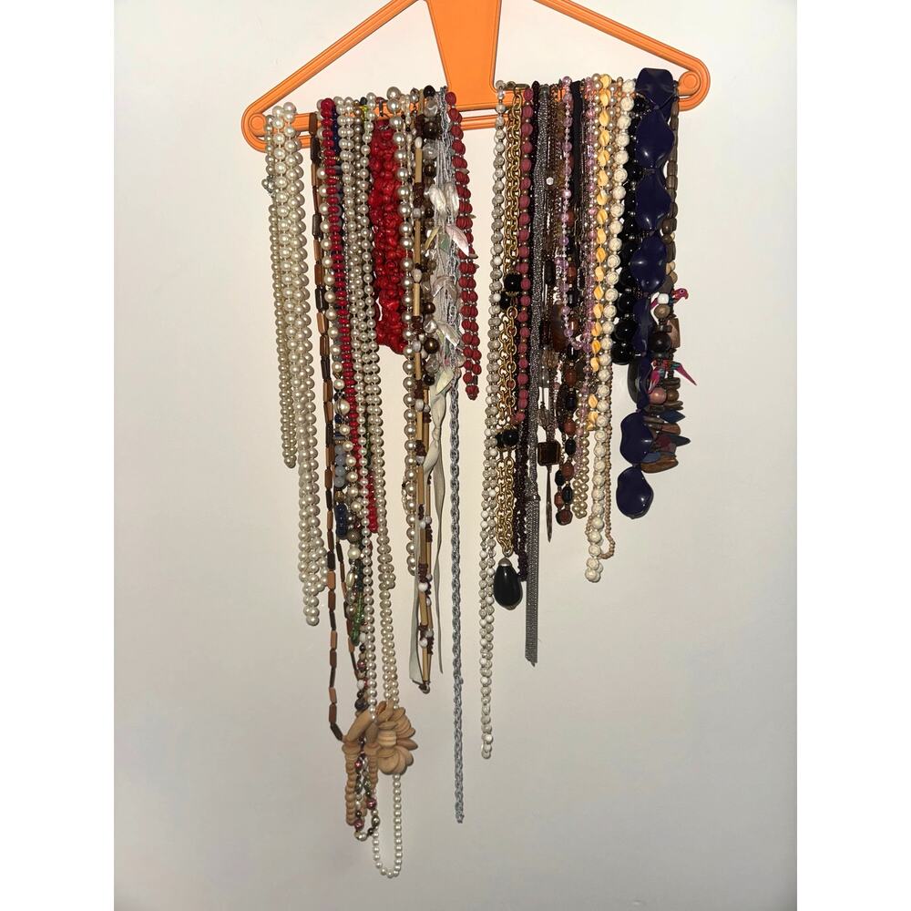 Over 6 Lbs Vintage Costume Necklaces Beaded Statement Multi Color Lot‎ SN101 - Picture 6 of 9